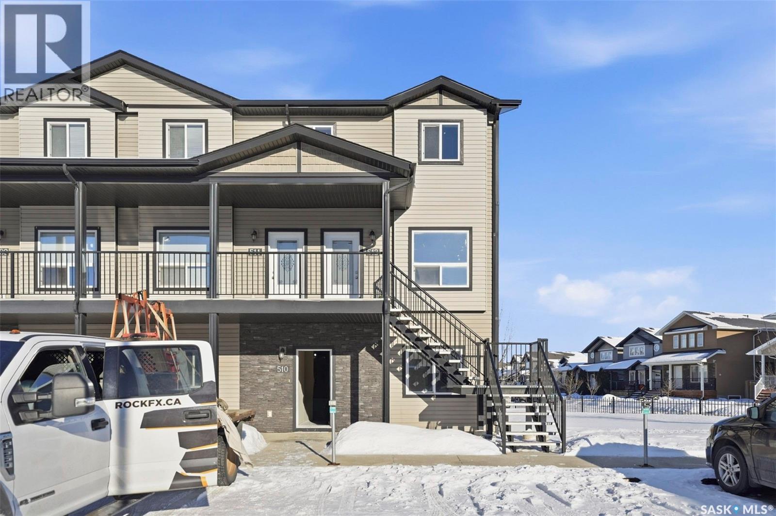512 103 Klassen Crescent, Saskatoon, SK - Outdoor With Balcony With Facade