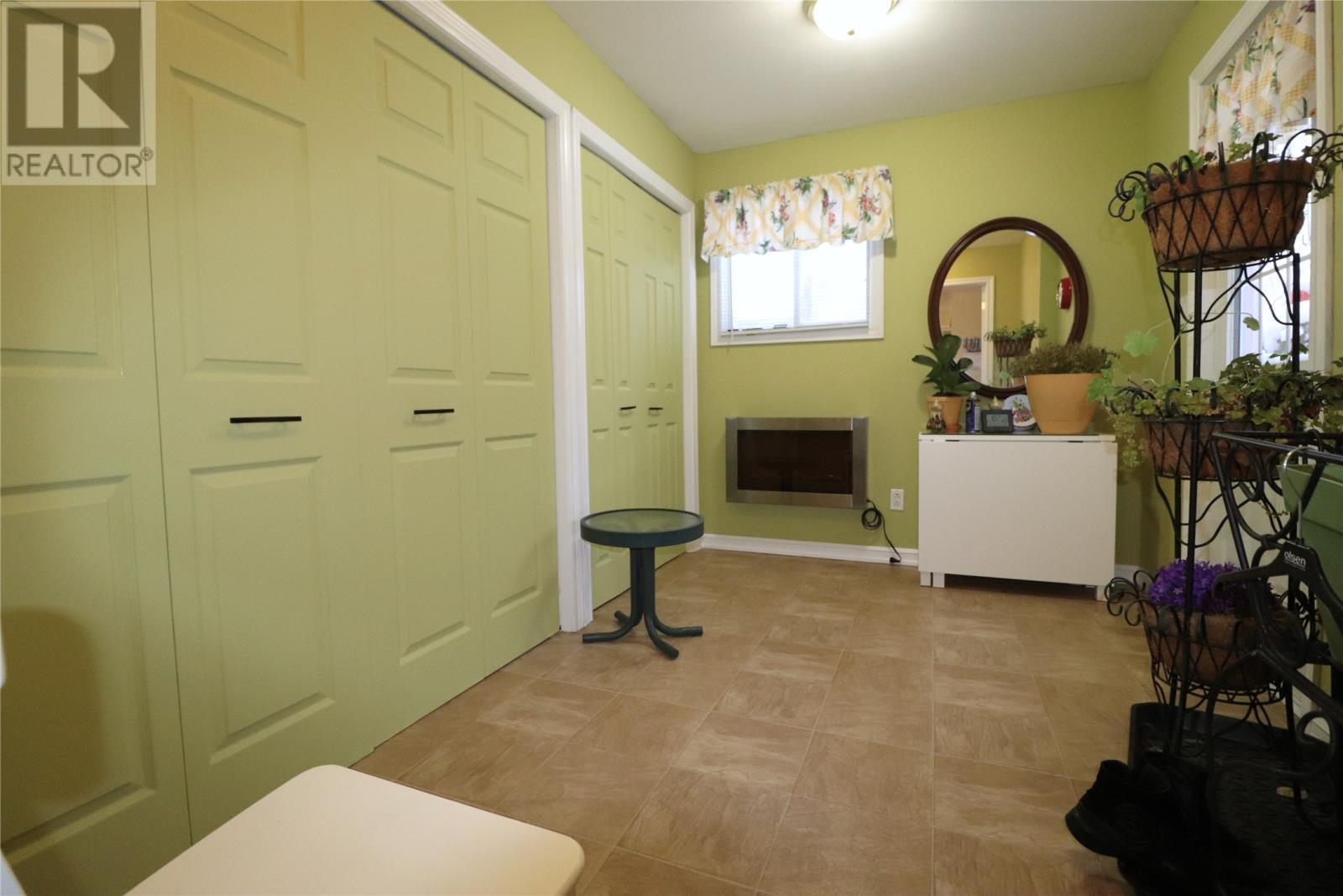 65 Veterans Drive, Cormack, NL - Indoor Photo Showing Other Room