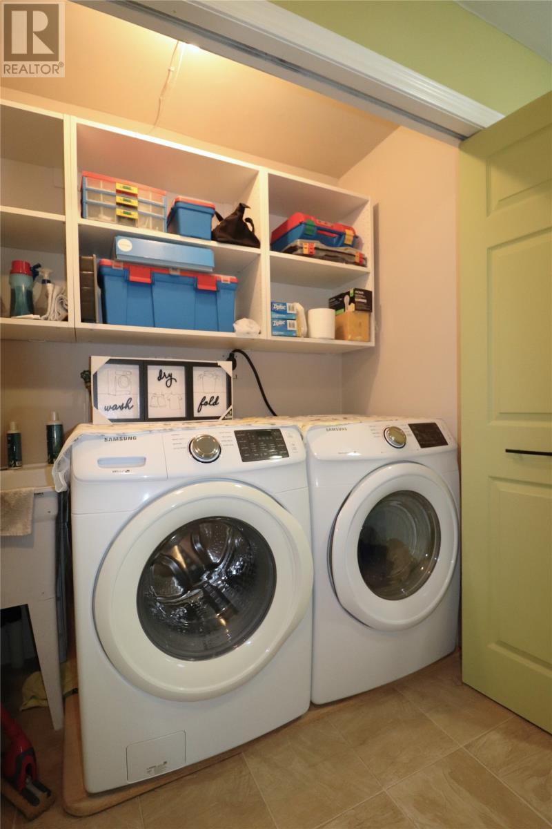 65 Veterans Drive, Cormack, NL - Indoor Photo Showing Laundry Room