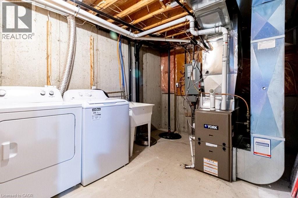 60 Cloverleaf Drive Unit# 48, Ancaster, ON - Indoor Photo Showing Laundry Room
