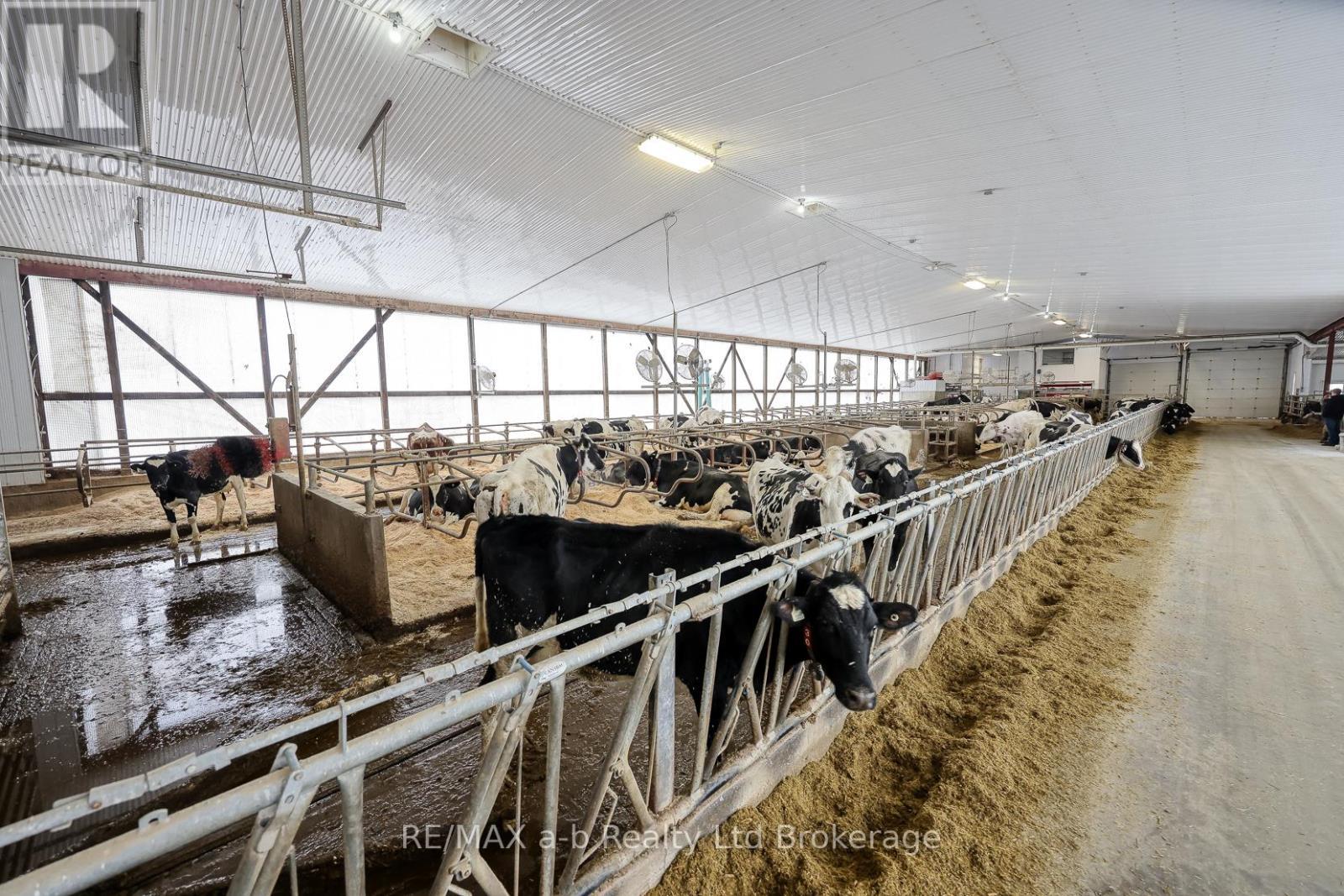 1011 Bornish Drive, North Middlesex, ON