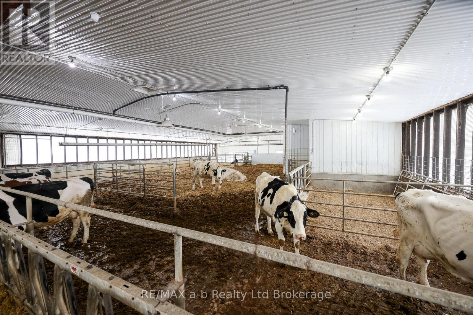 1011 Bornish Drive, North Middlesex, ON