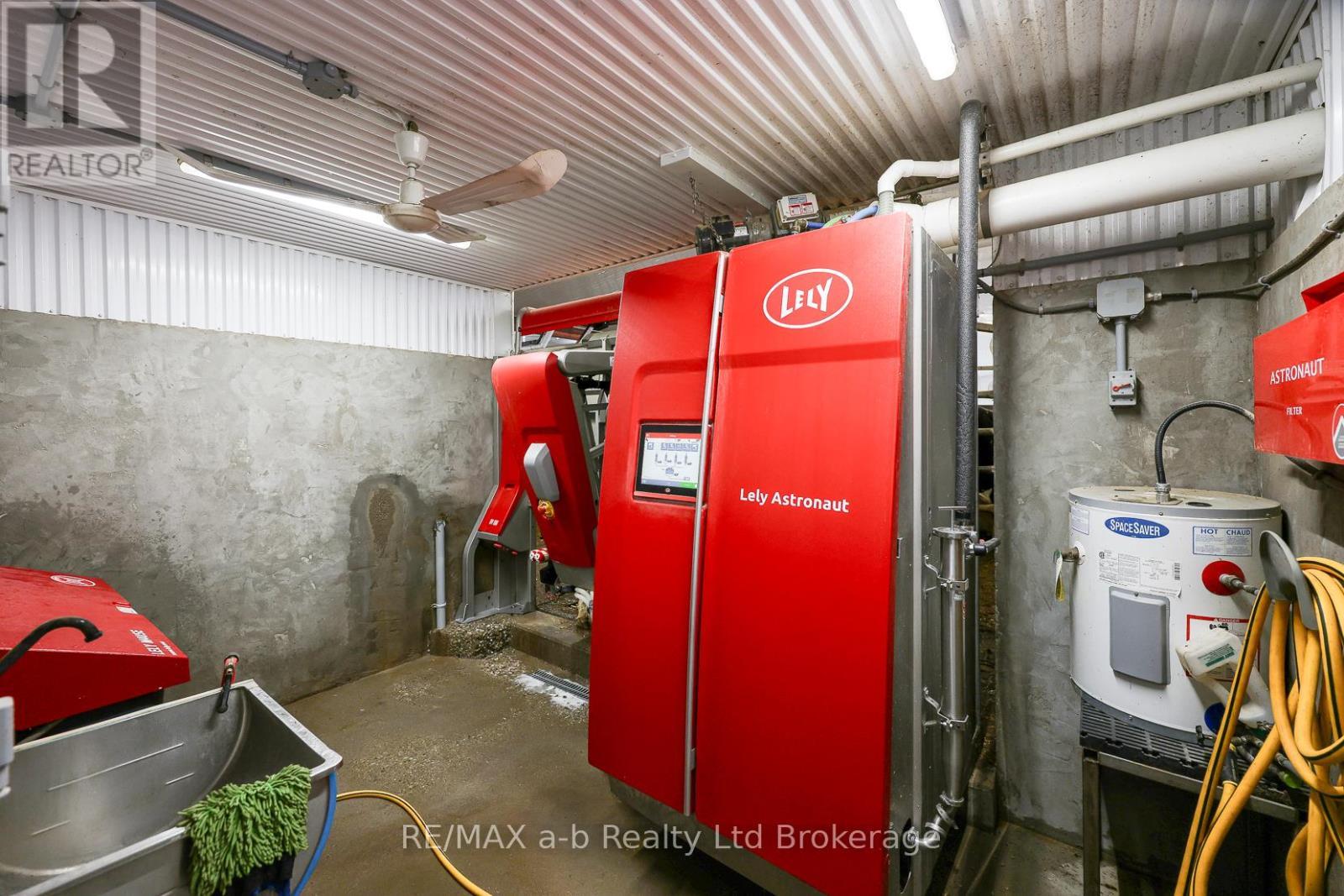 1011 Bornish Drive, North Middlesex, ON