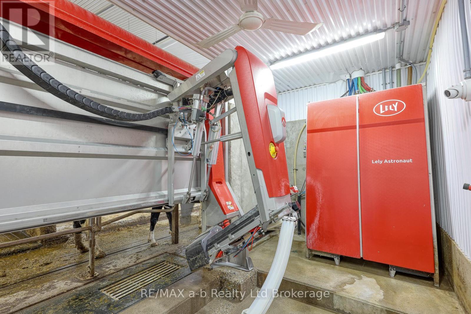 1011 Bornish Drive, North Middlesex, ON