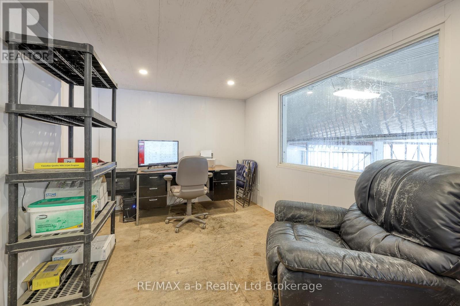 1011 Bornish Drive, North Middlesex, ON