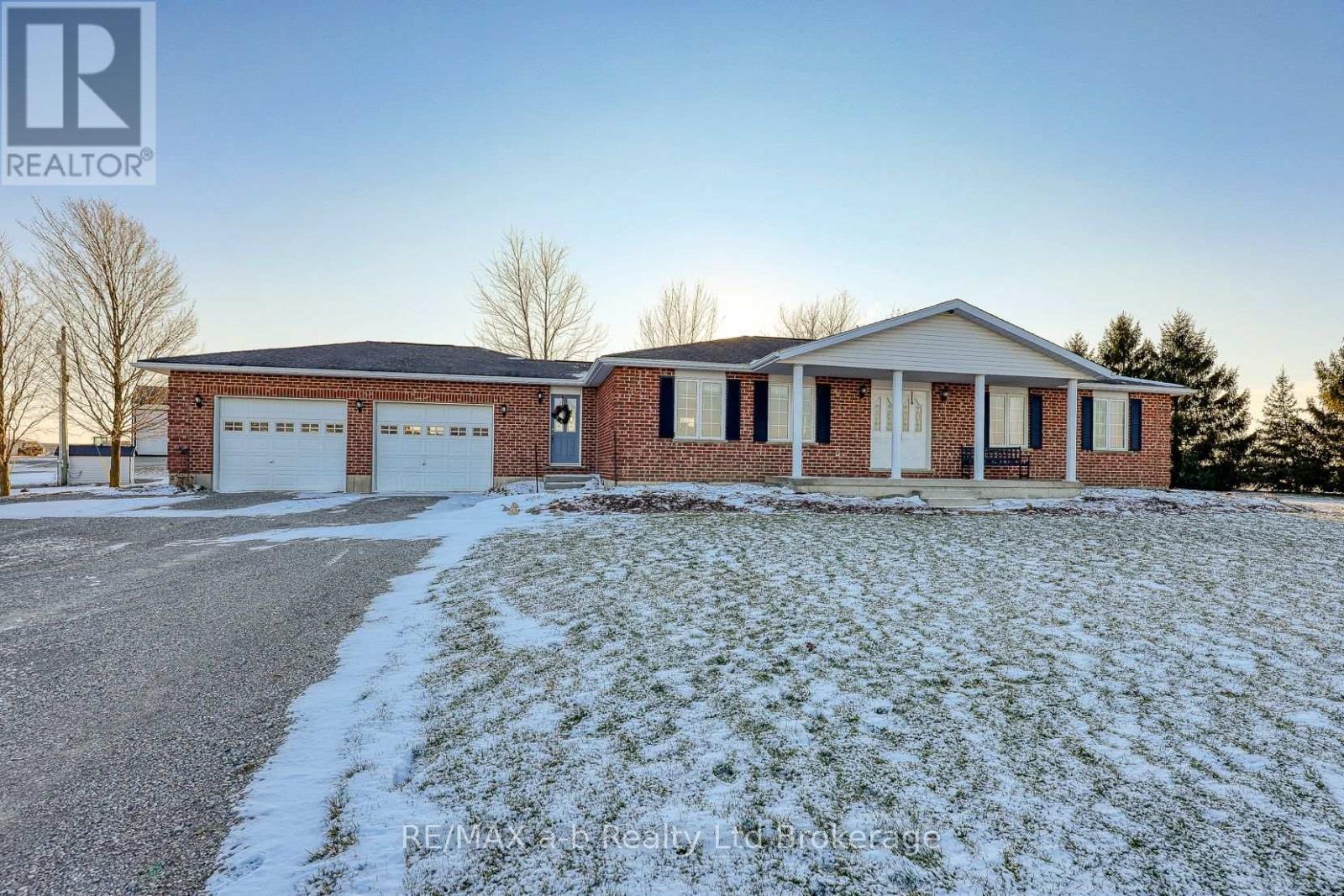 1011 Bornish Drive, North Middlesex, ON