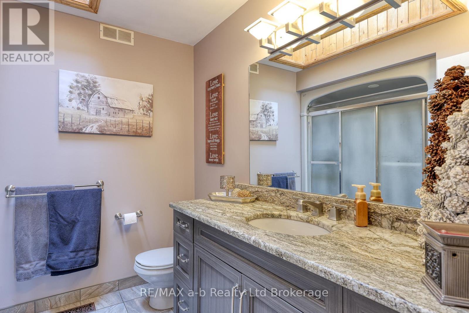 1011 Bornish Drive, North Middlesex, ON