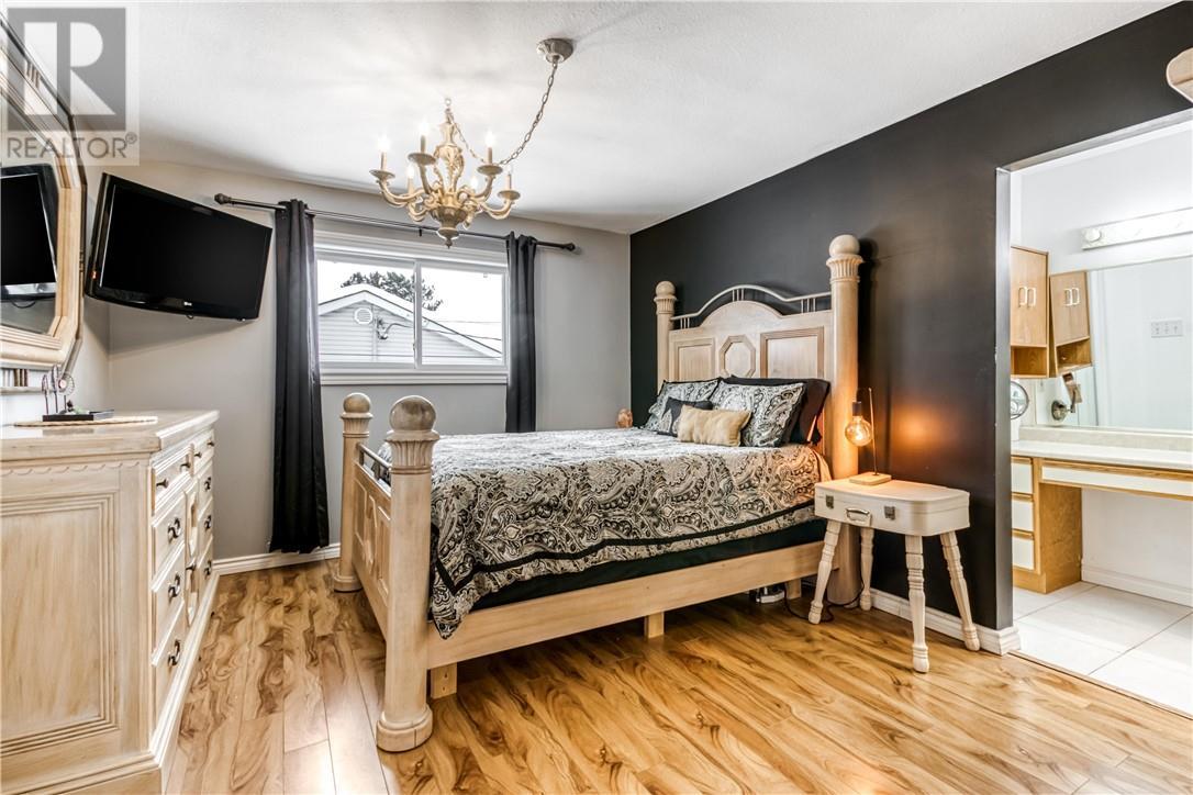 433 Raymond Crescent, Azilda, ON - Indoor Photo Showing Bedroom