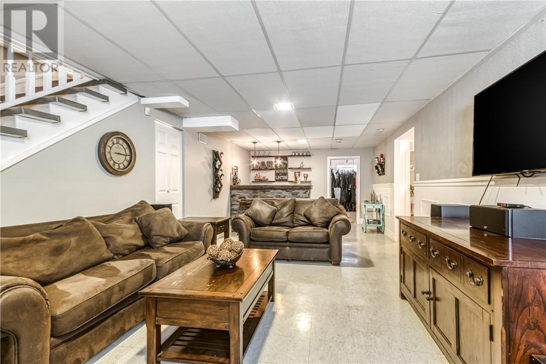 433 Raymond Crescent, Azilda, ON - Indoor Photo Showing Living Room