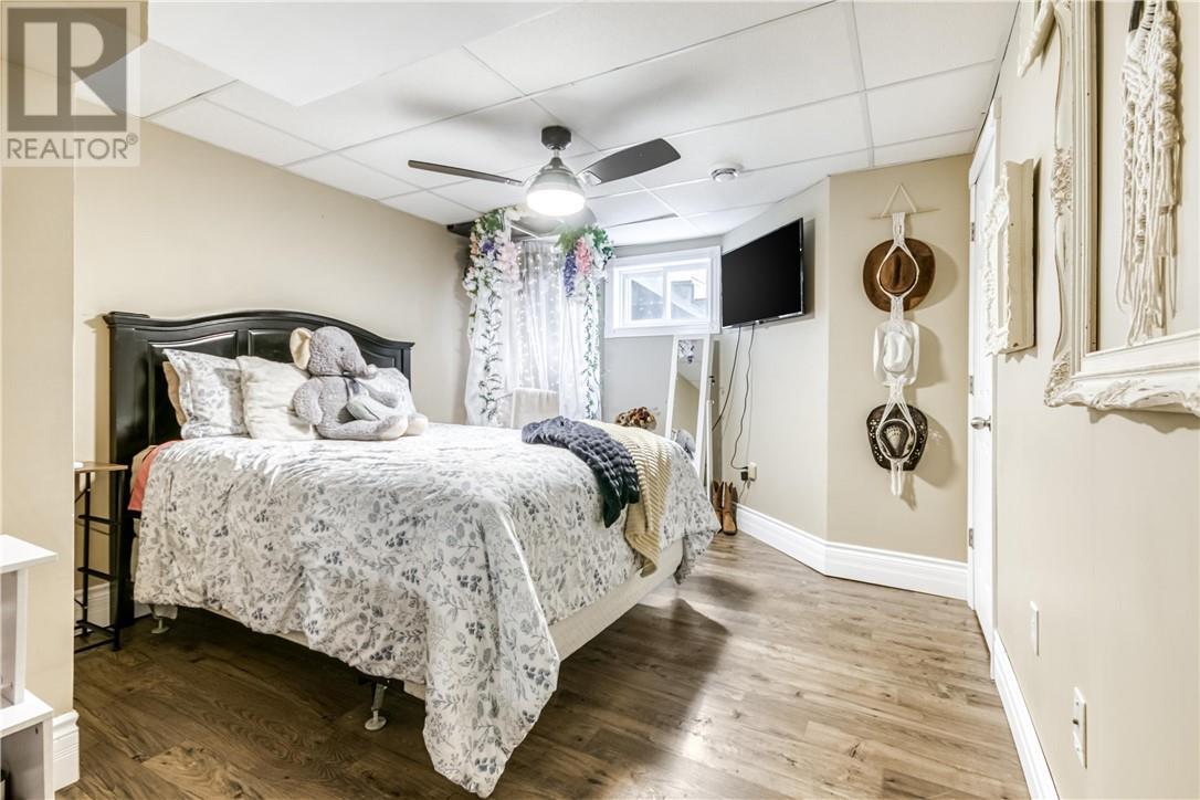 433 Raymond Crescent, Azilda, ON - Indoor Photo Showing Bedroom
