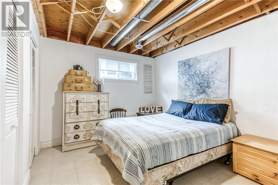 433 Raymond Crescent, Azilda, ON - Indoor Photo Showing Bedroom