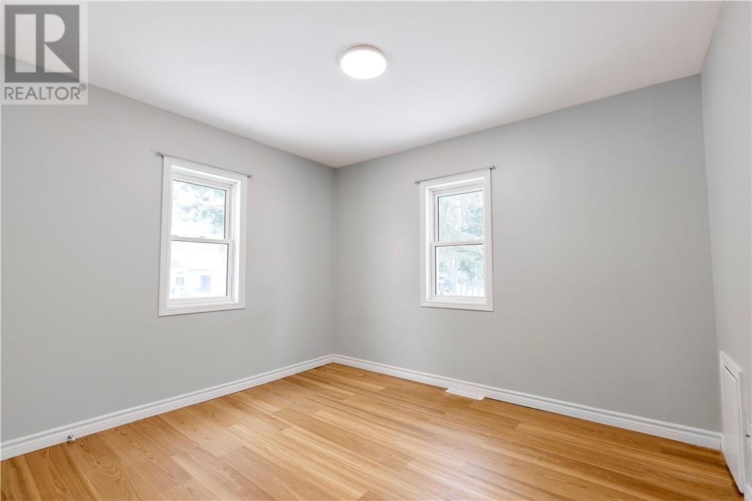 285 Omer, Chelmsford, ON - Indoor Photo Showing Other Room