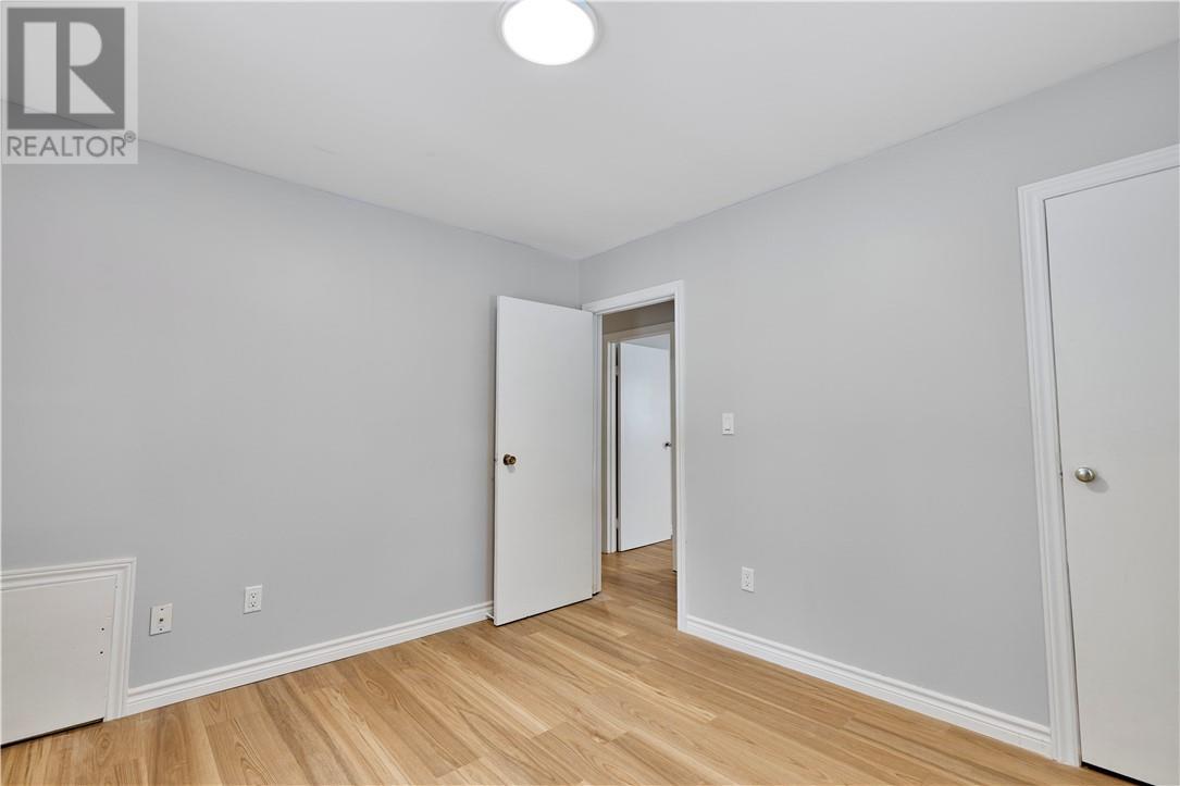 285 Omer, Chelmsford, ON - Indoor Photo Showing Other Room