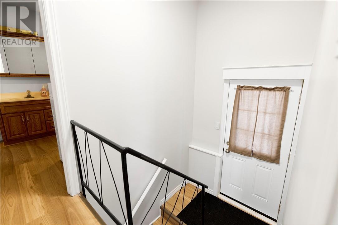 285 Omer, Chelmsford, ON - Indoor Photo Showing Other Room