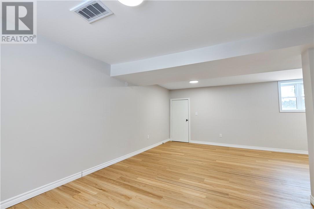 285 Omer, Chelmsford, ON - Indoor Photo Showing Other Room