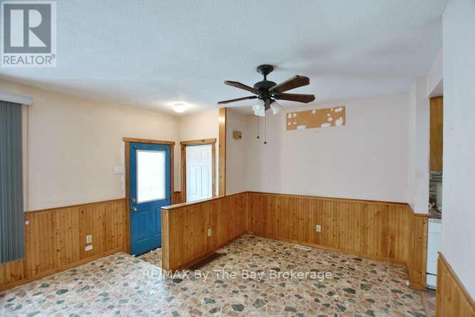 Main entrance - 445 Fifth Street, Collingwood, ON - Indoor Photo Showing Other Room