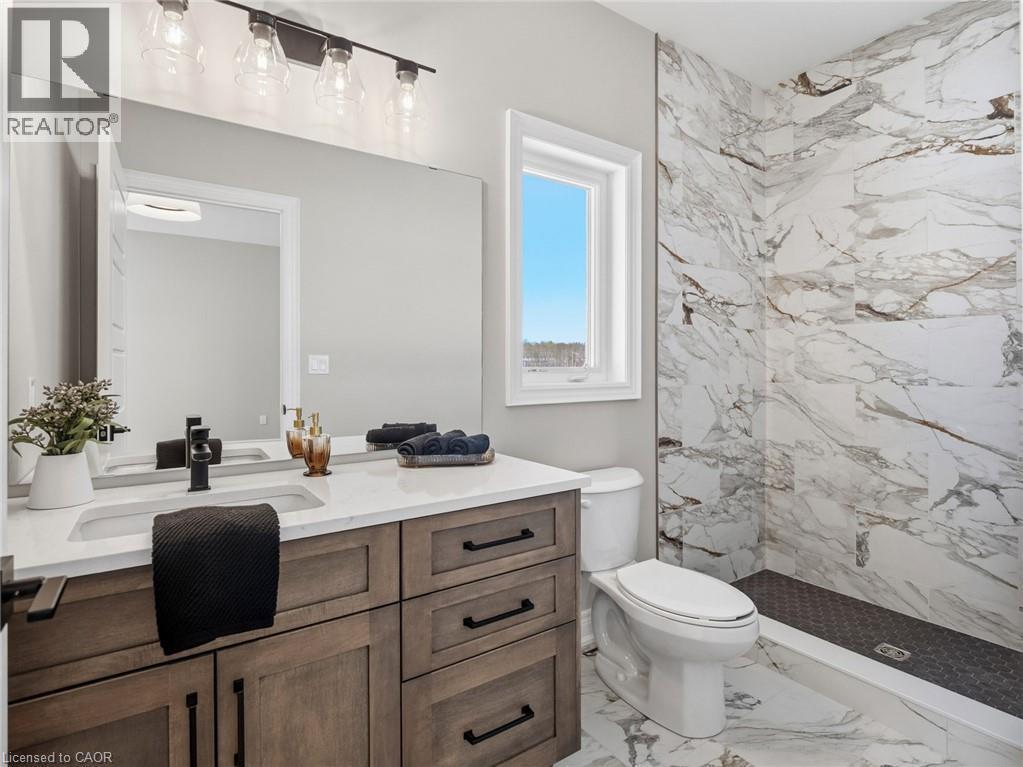 34 Marie Street Street, Fonthill, ON - Indoor Photo Showing Bathroom