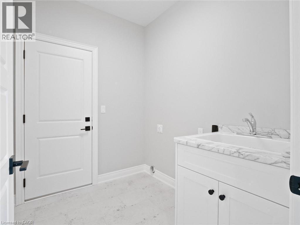 34 Marie Street Street, Fonthill, ON - Indoor