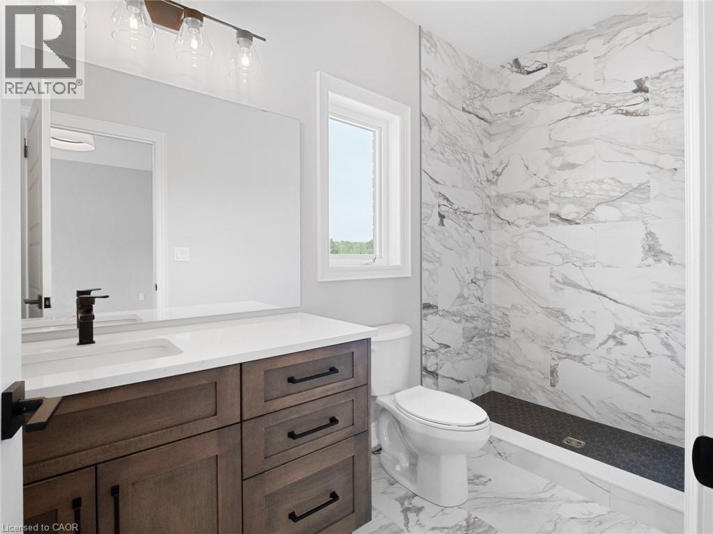 34 Marie Street Street, Fonthill, ON - Indoor Photo Showing Bathroom