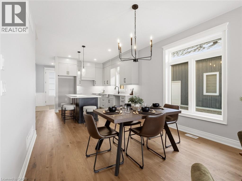 34 Marie Street Street, Fonthill, ON - Indoor Photo Showing Dining Room