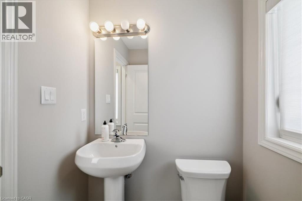 Bathroom with toilet - 2220 Queensway Drive Unit# 15, Burlington, ON - Indoor Photo Showing Bathroom