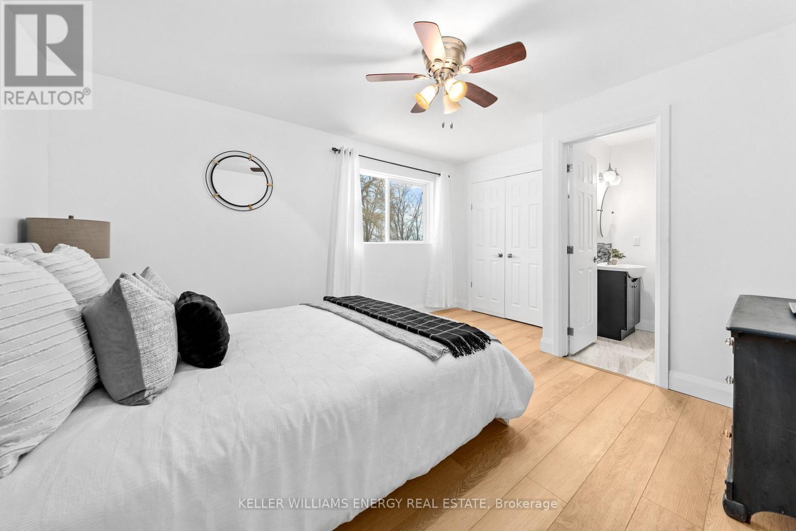269 Hillside Drive, Trent Hills, ON - Indoor Photo Showing Bedroom