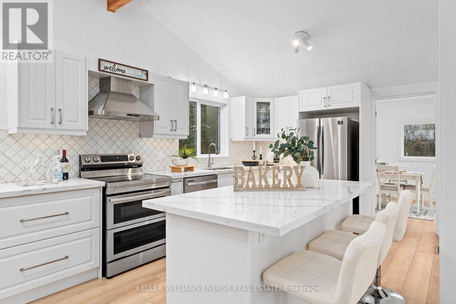 269 Hillside Drive, Trent Hills, ON - Indoor Photo Showing Kitchen With Upgraded Kitchen