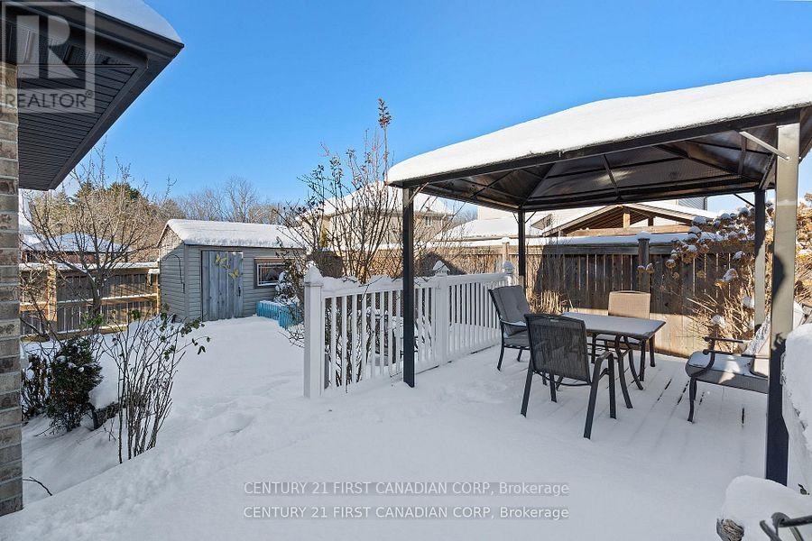 46 Westlake Drive, St. Thomas, ON - Outdoor