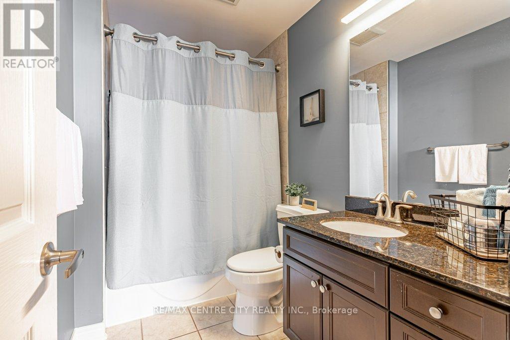 Main Bath - 709 - 1030 Coronation Drive, London North (North I), ON - Indoor Photo Showing Bathroom