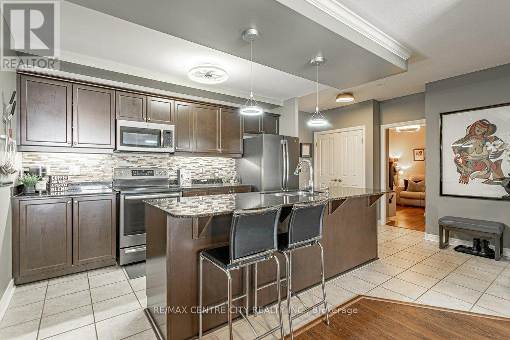 709 - 1030 Coronation Drive, London North (North I), ON - Indoor Photo Showing Kitchen With Upgraded Kitchen