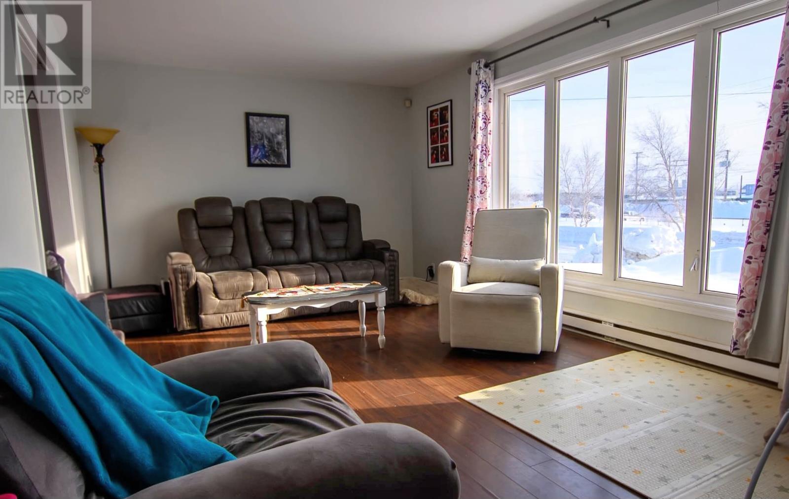 301 Tamarack Drive, Labrador City, NL - Indoor Photo Showing Living Room