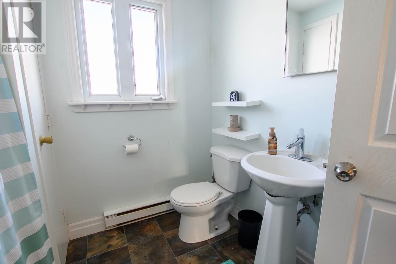 301 Tamarack Drive, Labrador City, NL - Indoor Photo Showing Bathroom