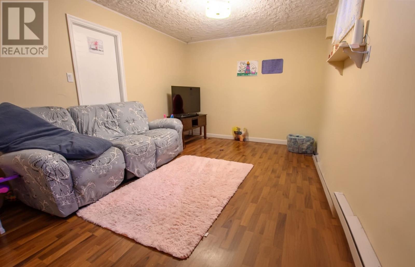 301 Tamarack Drive, Labrador City, NL - Indoor Photo Showing Living Room