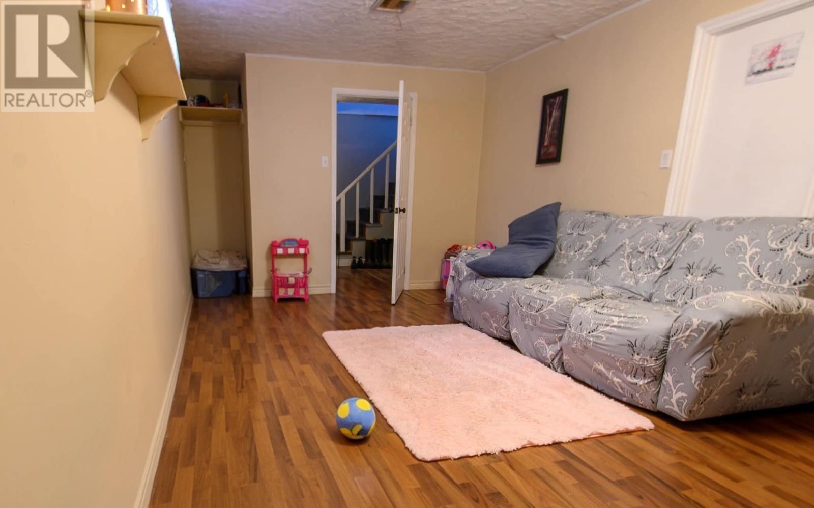 301 Tamarack Drive, Labrador City, NL - Indoor Photo Showing Living Room