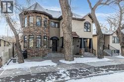 2, 19 2 Street NE Medicine Hat, AB T1A 5K6