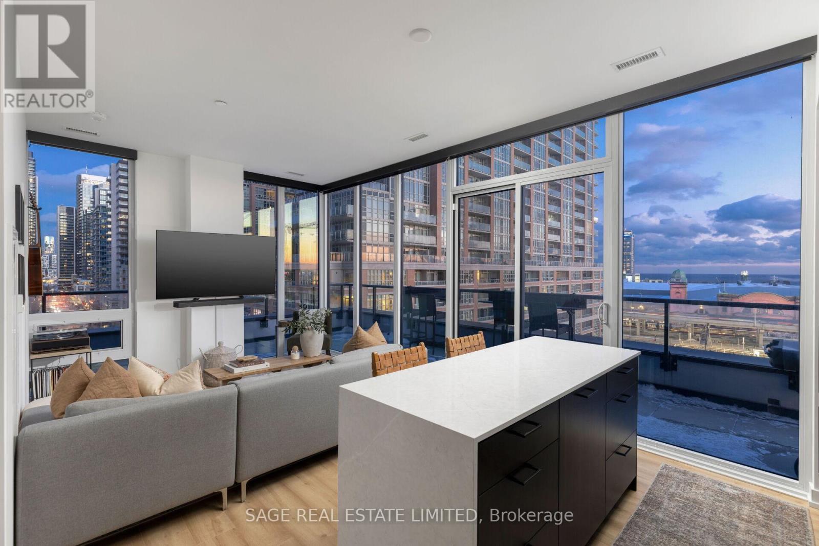 715 - 135 East Liberty Street, Toronto, ON - Indoor