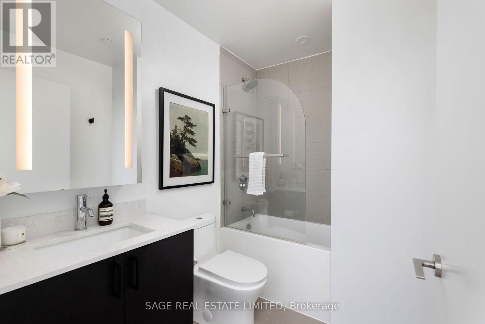 715 - 135 East Liberty Street, Toronto, ON - Indoor Photo Showing Bathroom