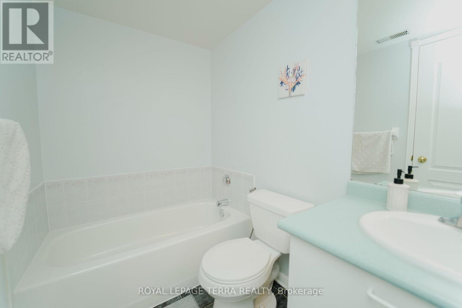 702 - 1400 The Esplanade N, Pickering, ON - Indoor Photo Showing Bathroom