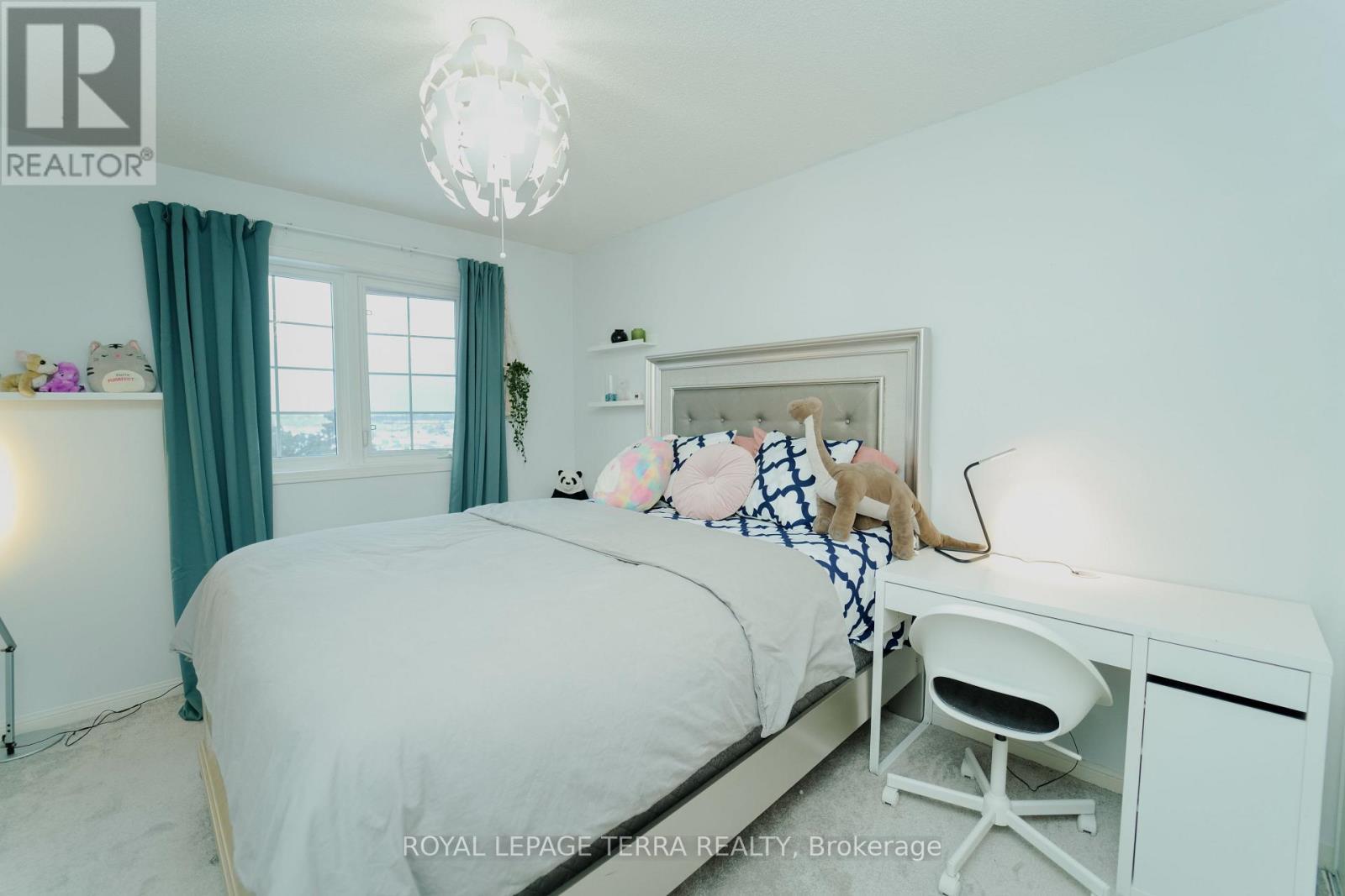 702 - 1400 The Esplanade N, Pickering, ON - Indoor Photo Showing Bedroom