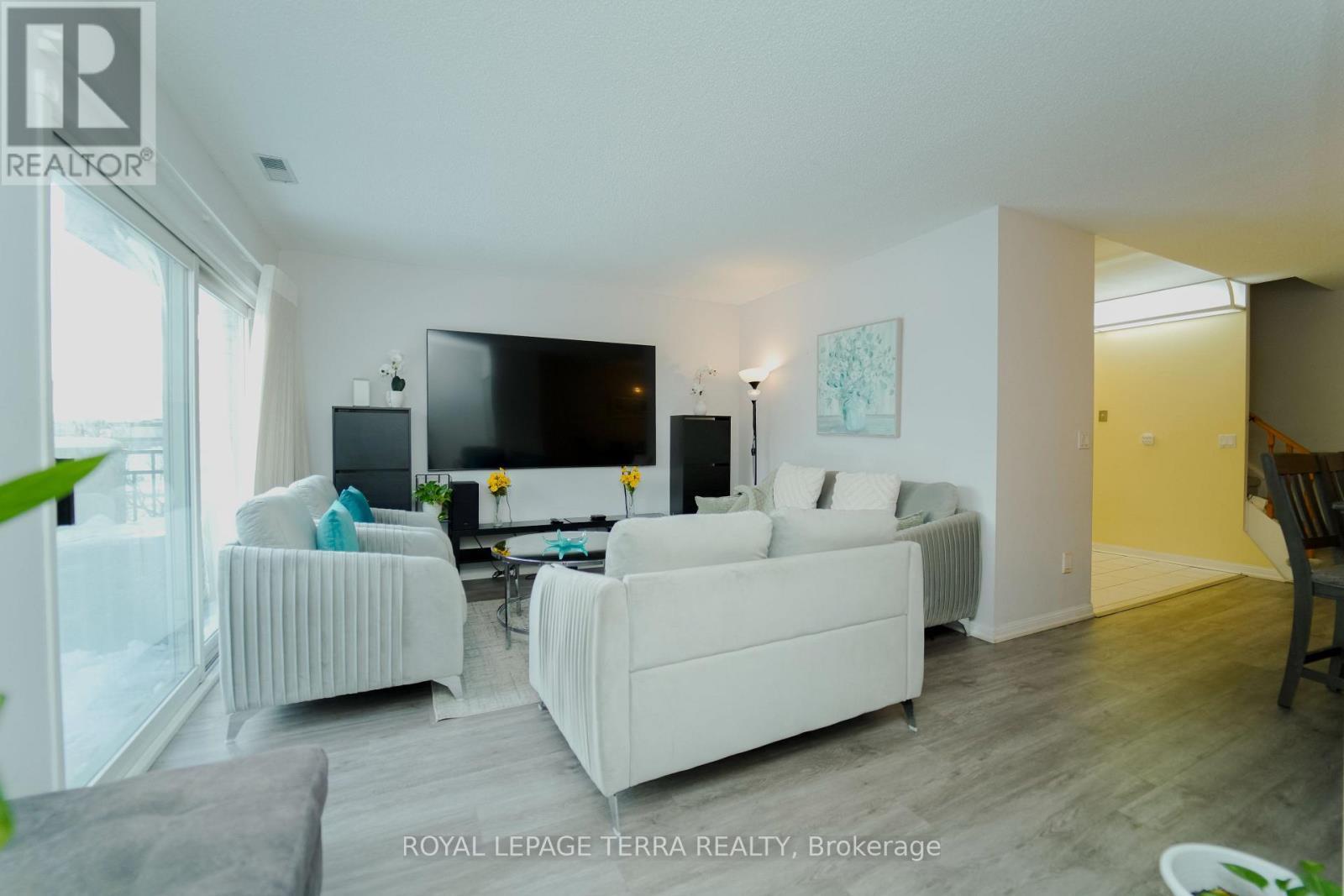 702 - 1400 The Esplanade N, Pickering, ON - Indoor Photo Showing Other Room