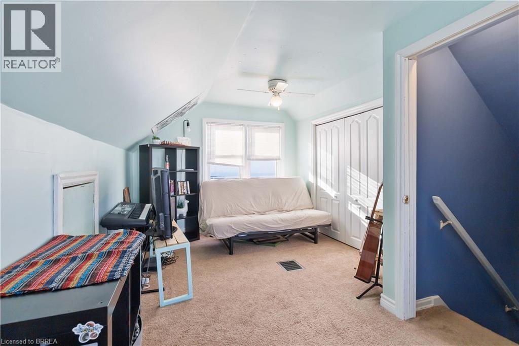 13 Barnes Avenue, Brantford, ON - Indoor