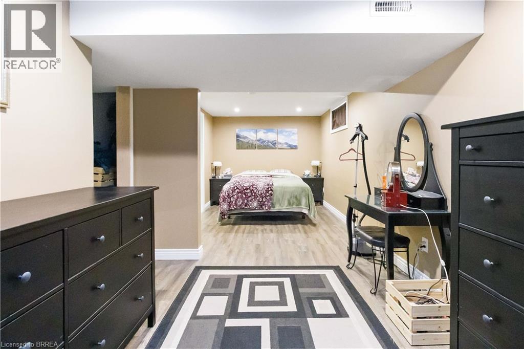 13 Barnes Avenue, Brantford, ON - Indoor