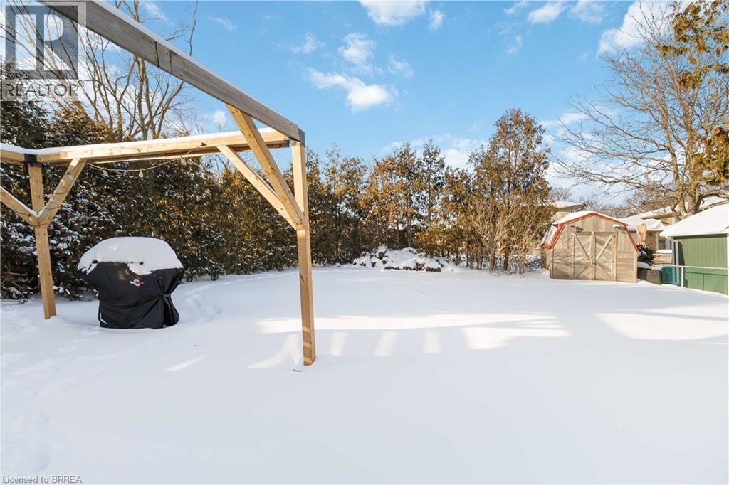 13 Barnes Avenue, Brantford, ON - Outdoor