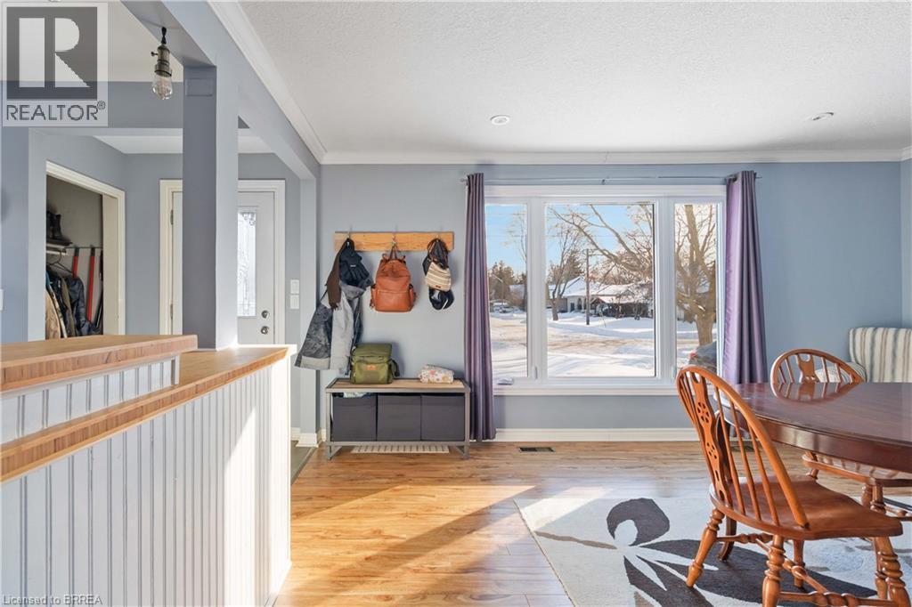 13 Barnes Avenue, Brantford, ON - Indoor