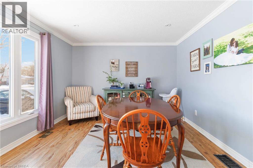 13 Barnes Avenue, Brantford, ON - Indoor Photo Showing Dining Room