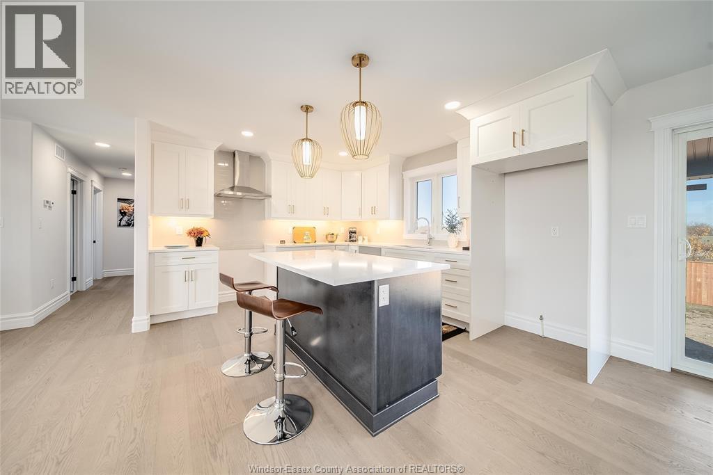 Lot 6 Summit Street, Lakeshore, ON - Indoor Photo Showing Kitchen With Upgraded Kitchen