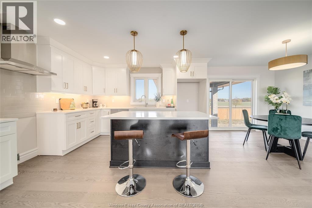 Lot 6 Summit Street, Lakeshore, ON - Indoor Photo Showing Kitchen With Upgraded Kitchen