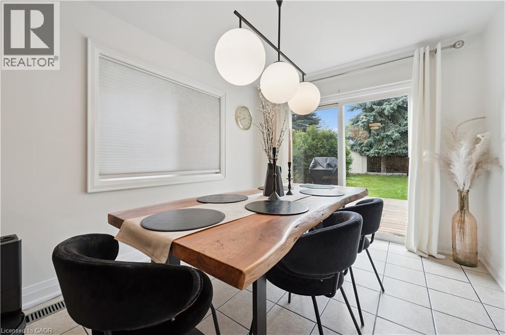140 Veronica Drive, Kitchener, ON - Indoor Photo Showing Dining Room