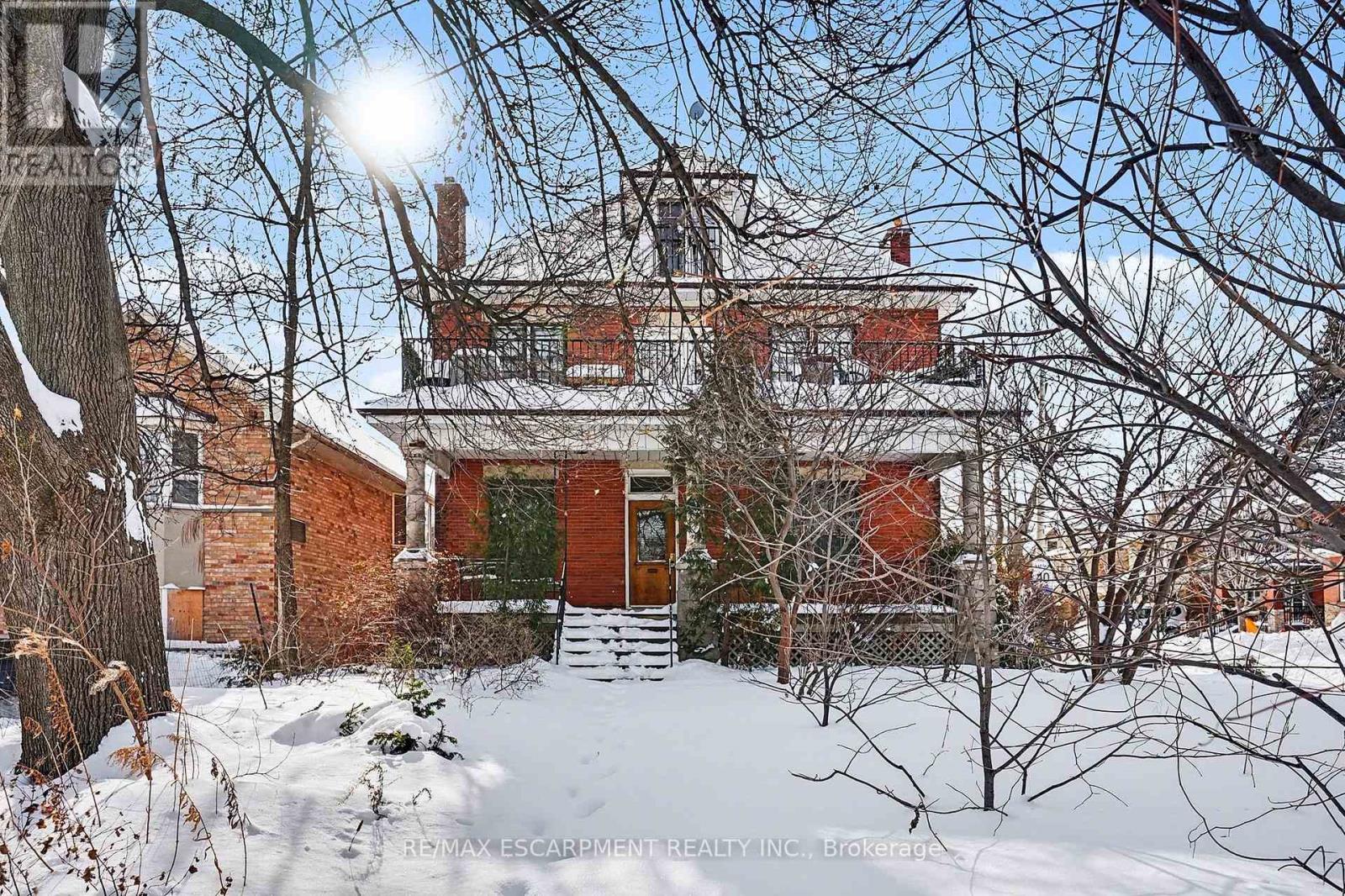 1316 King Street E, Hamilton, ON - Outdoor