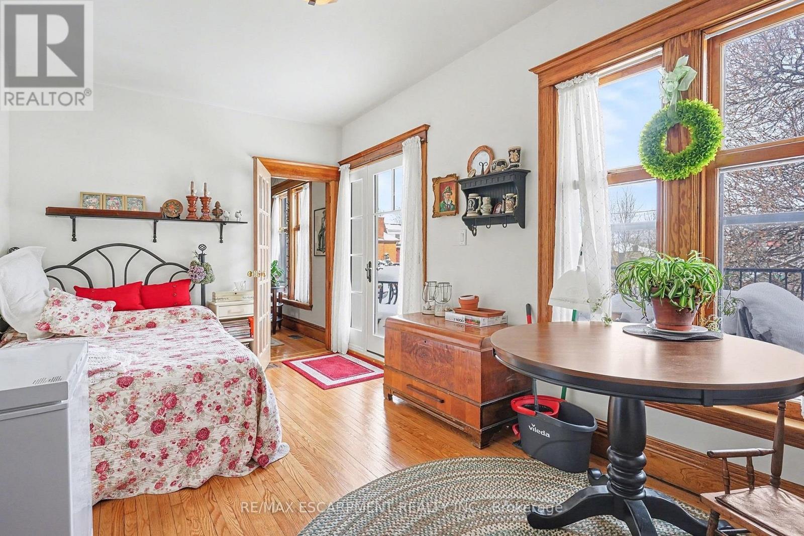 1316 King Street E, Hamilton, ON - Indoor Photo Showing Bedroom